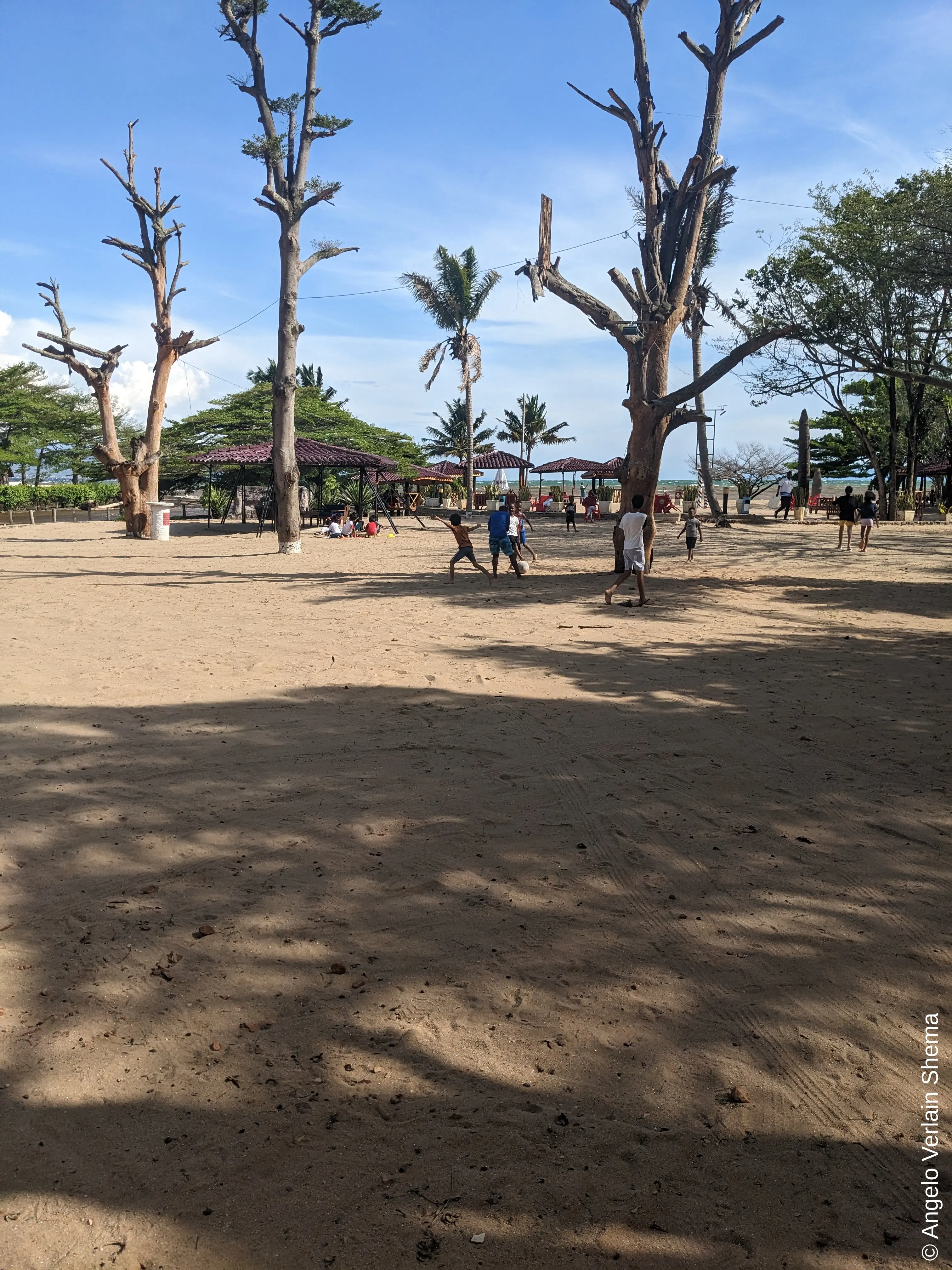 There are a few beaches and there is way too much sand because the lake had a tide